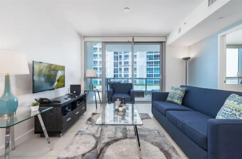 Resort Style Amenities | Full Kitchen & Gym | North Shore - Image 1