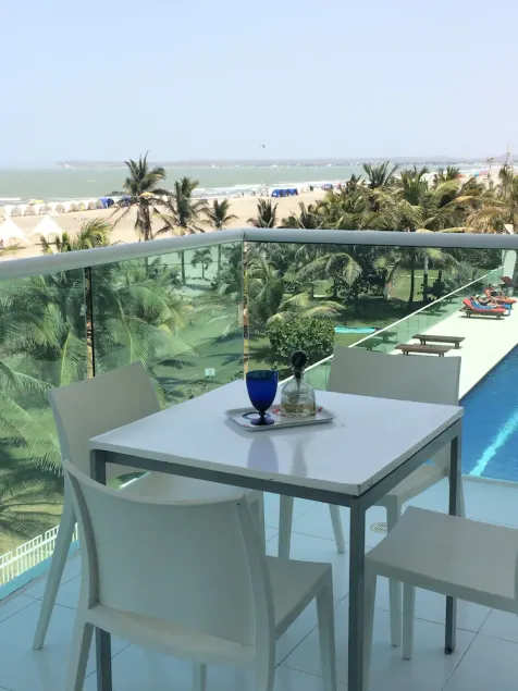 Luxury & Comfort Steps from the Beach- 2 Pools! Family Friendly & Gourmet Cook! - Image 1