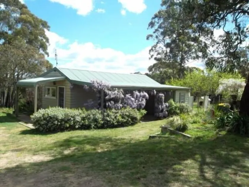 Clonmel Cottage Canyonleigh - Image 1
