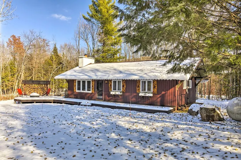 Deck + Fire Pit: Family Cabin in Bessemer - Image 1