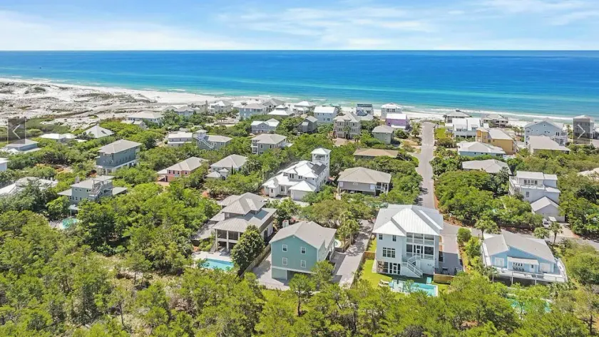 Private Pool in Grayton Beach; 3 Minutes to Beach & Sleeps 14 - Image 1