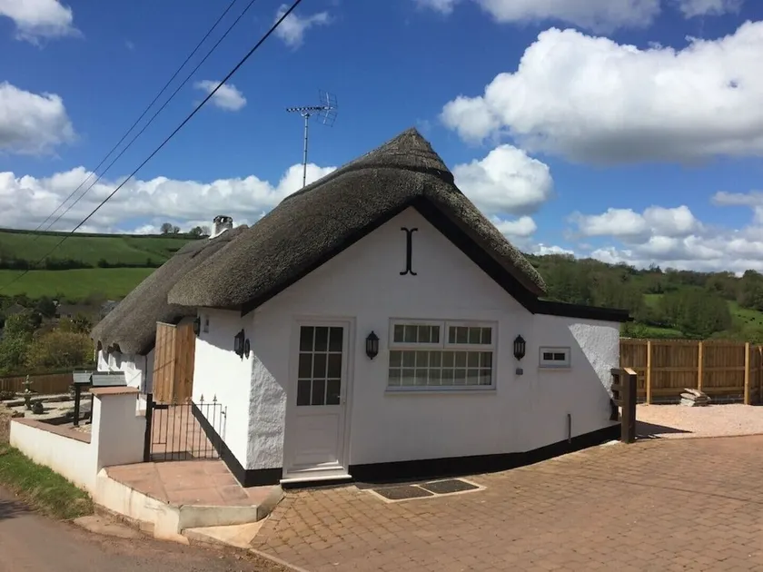 Thatched Cottage Annex in Stokeinteignhead - Image 1