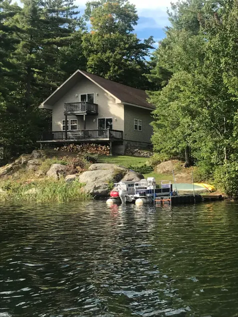 Forellensee Waterfront Cottage in der Adirondack Park Area - Image 1