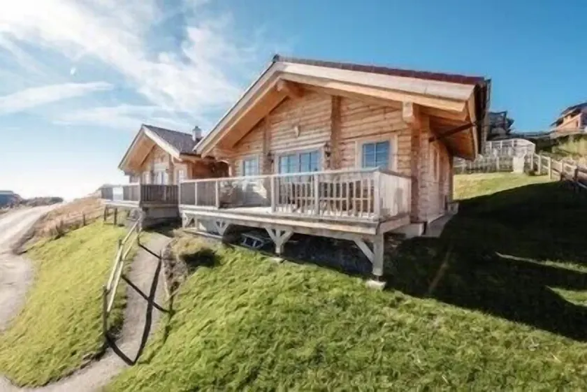 Egen alpinstuga med bastu och bubbelpool - Image 1