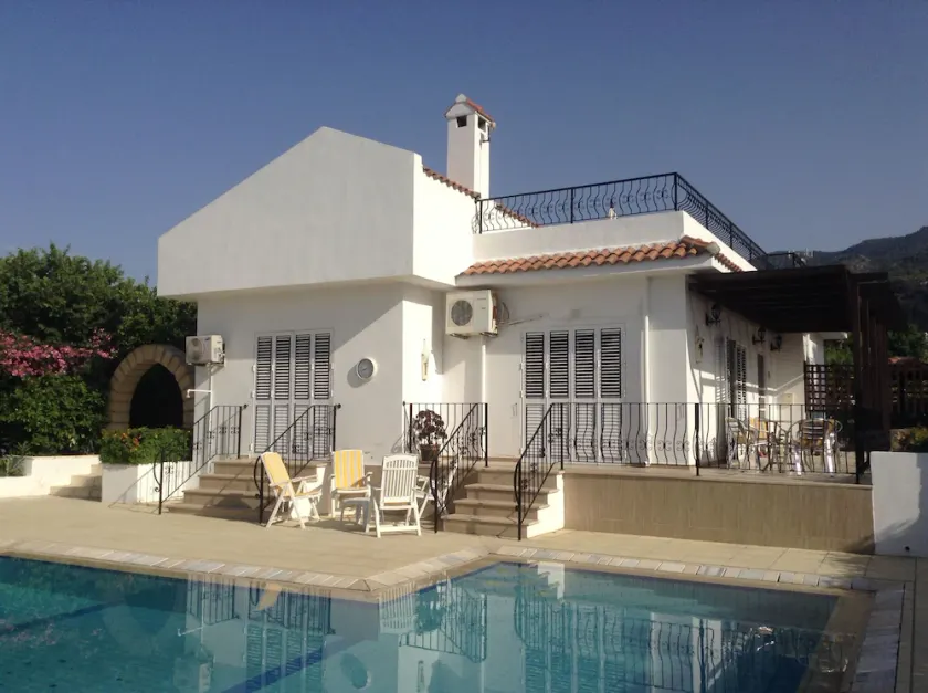 Luxury Detached 3 Bed Villa with Large Pool & Stunning Gardens in Quiet Location - Image 1
