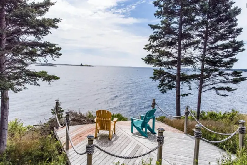 Stunning Ocean Front cottage, minutes from the beach - Image 1