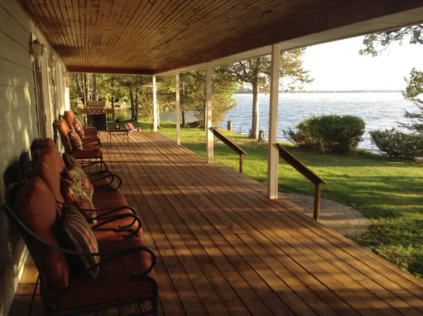 Sérénité au Bord du Lac PEC. - Image 1