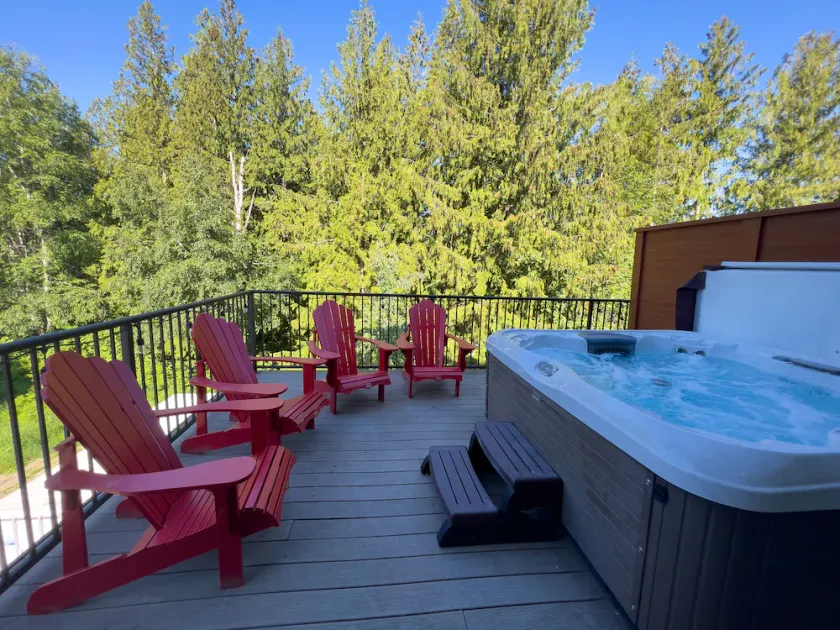 Snow Rodeo Escape.  3 floor Townhouse, 2 private patios, 7 person HOT TUB!!! - Image 1