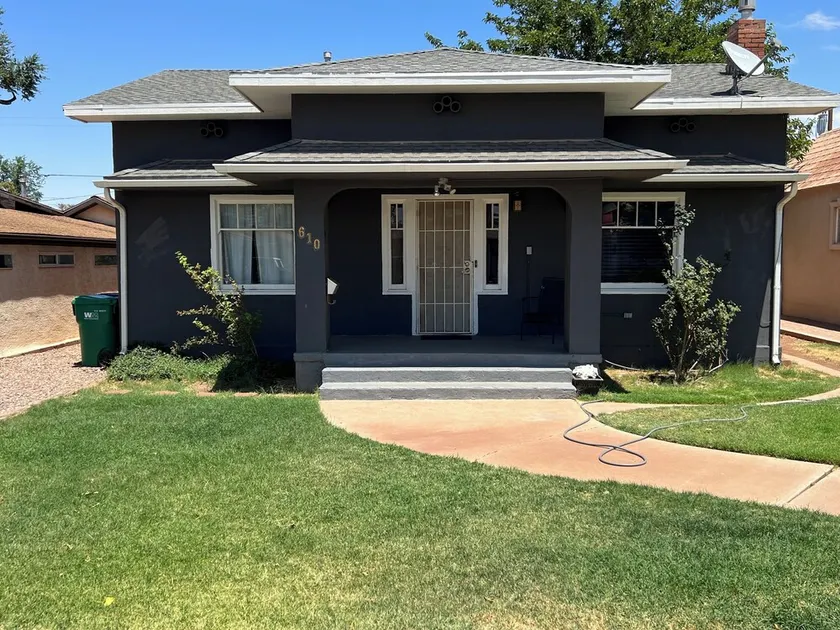 Nice Cozy 2 Bedroom 1bath house Close to DT Winslow - Image 1