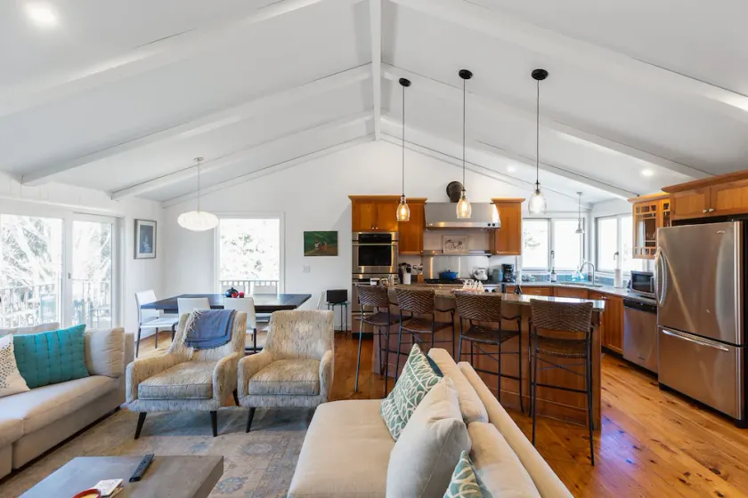 Perfect Chatham Retreat | Access To Lovers Lake - Image 1