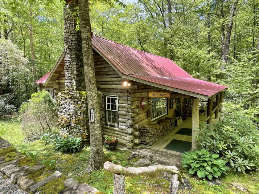 Tripps Cabin- Quaint cabin a mile from downtown Highlands!  - Image 1