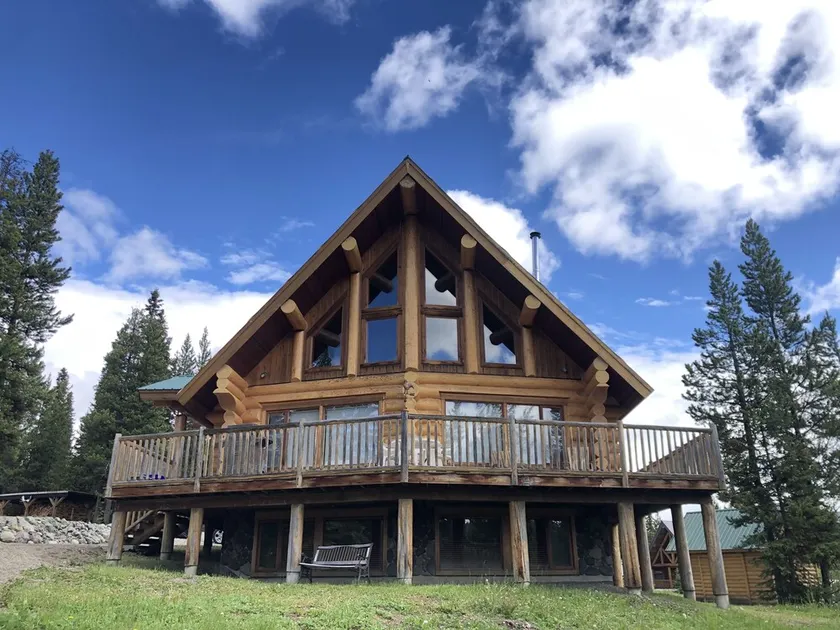 Cozy Custom Log Cabin Nestled within Mile High Estates - Image 1