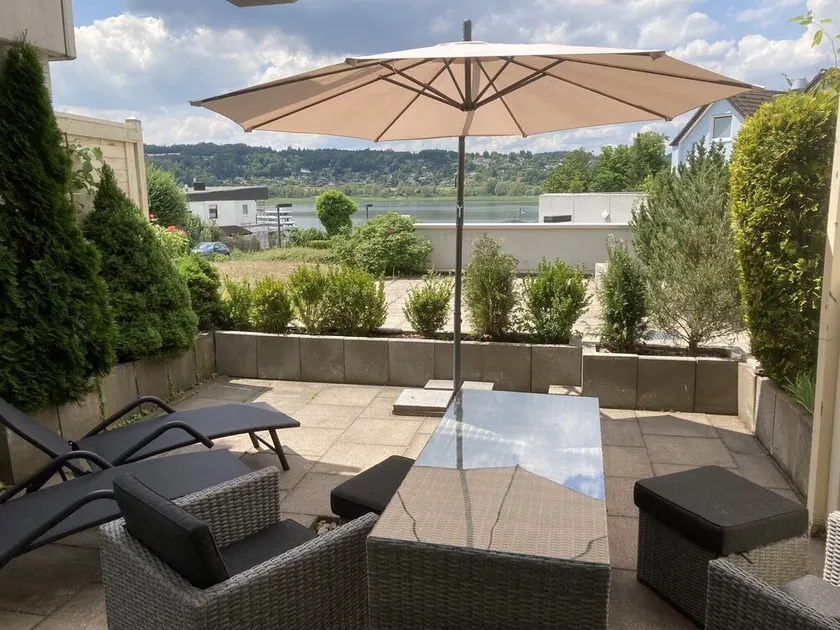 modern, ny sjöutsikt lägenhet med terrasserad karaktär, Max. 4 personer - Image 1