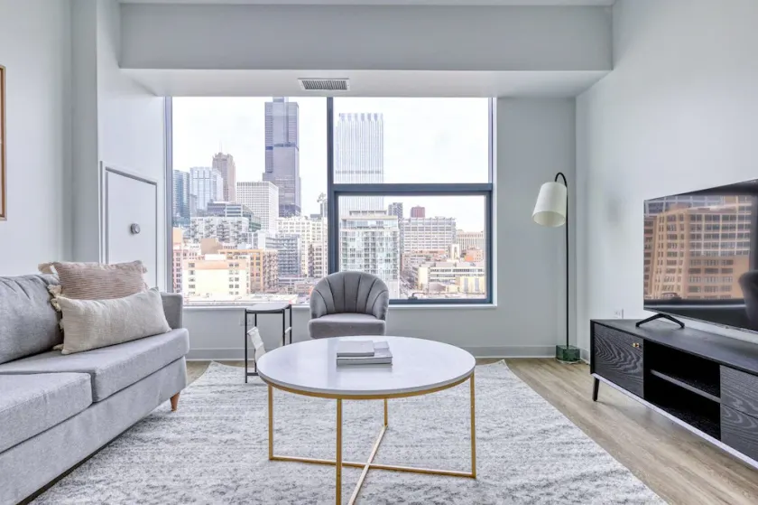 Dreamy West Loop 2BR w/ Gym & Pool in heart of Greektown, by Blueground - Image 1