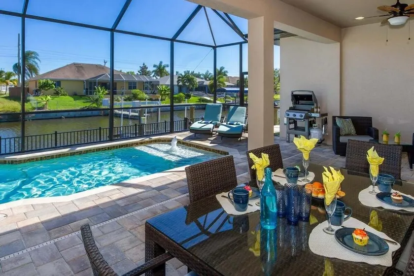 SO Cape Coral | Accès Golfe | Piscine d'eau salée, TV dans chaque chambre, intérieur très moderne - Image 1