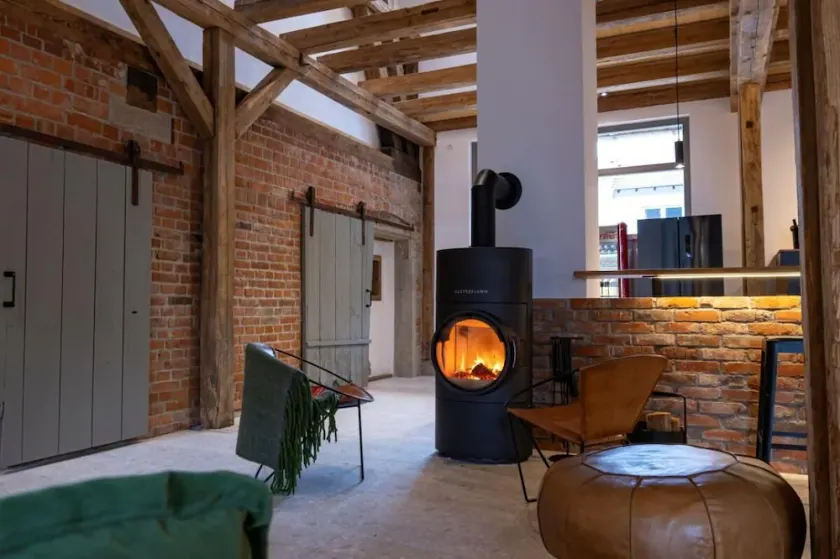 Landurlaub mit neugierigen Blicken in den Pferdestall, eingezäuntem Garten, Kamin und Sauna - Image 1