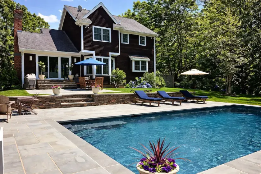 Lovely Private Estate In East Hampton - Image 1