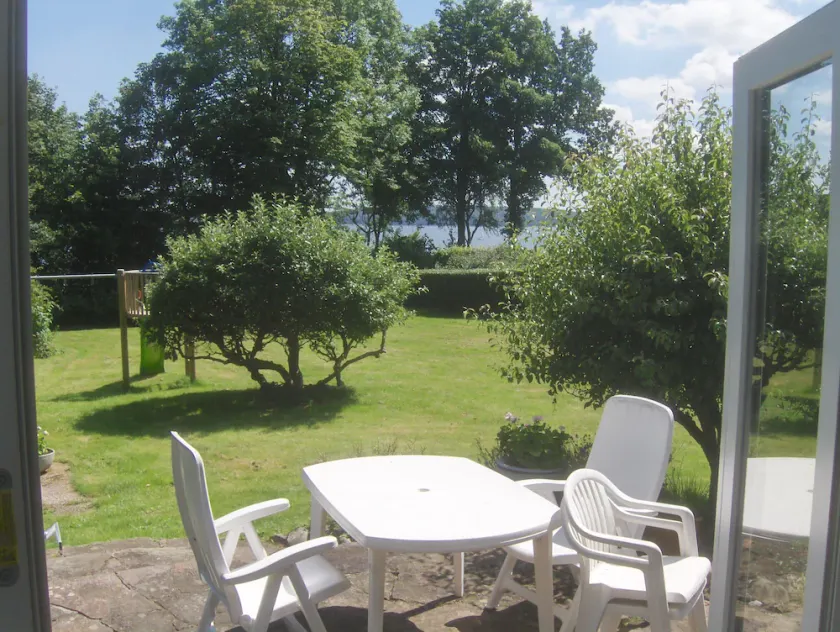 Wooden holiday home at 1100 m2 forest land for 2 persons - Image 1