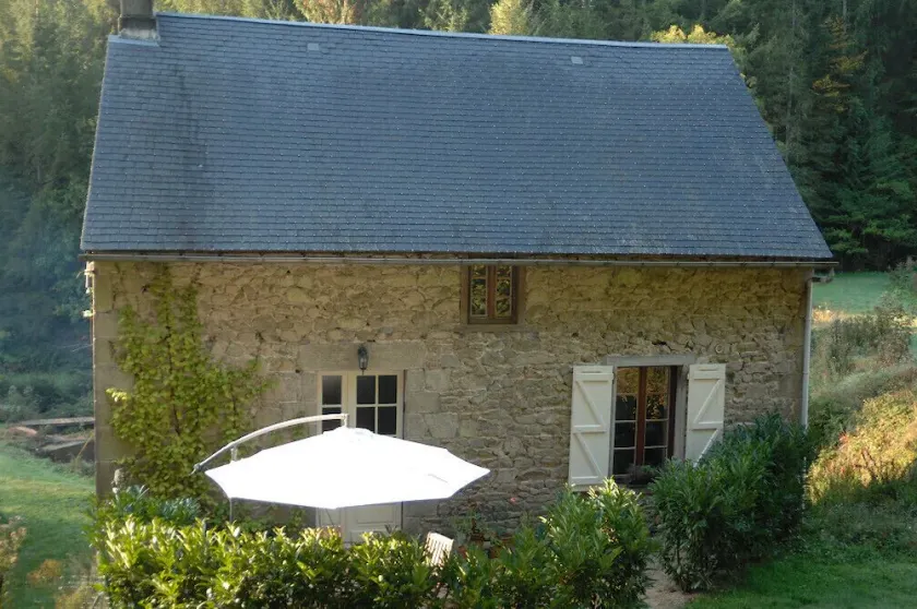 Wassermühle in einem privaten Tal mit Angelsee und Pool. - Image 1