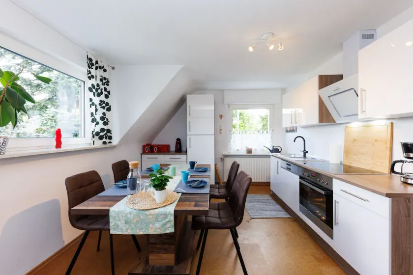 Modern and beautifully situated top floor apartment (80 sqm) - Image 1