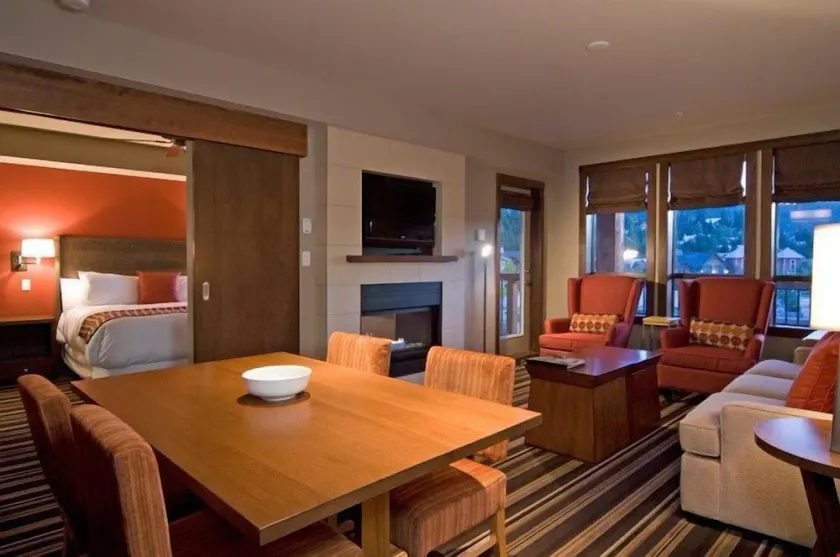 Heated Outdoor Pool | 5 Minutes from Whistler - Image 1
