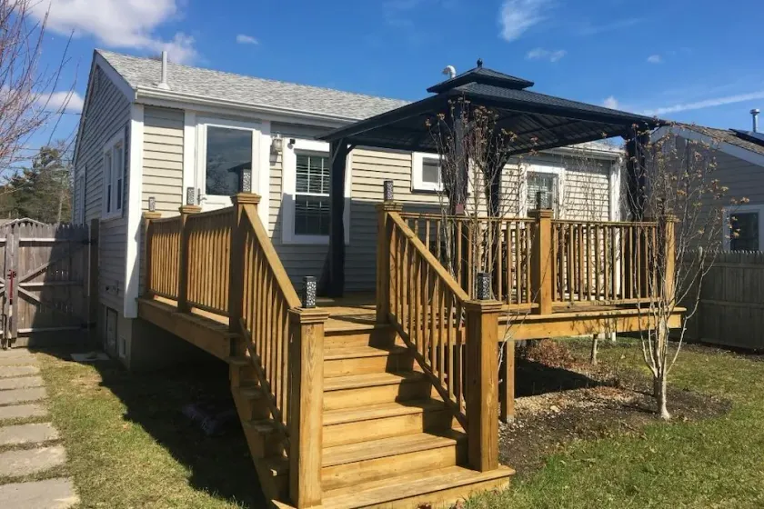 Beach & Waterpark Cottage near Cape Cod! Pet-Free Smoke-Free for Allergy Safety - Image 1