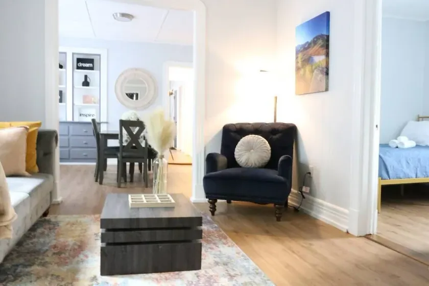 4 bedroom short term rental furnished Apt - Image 1