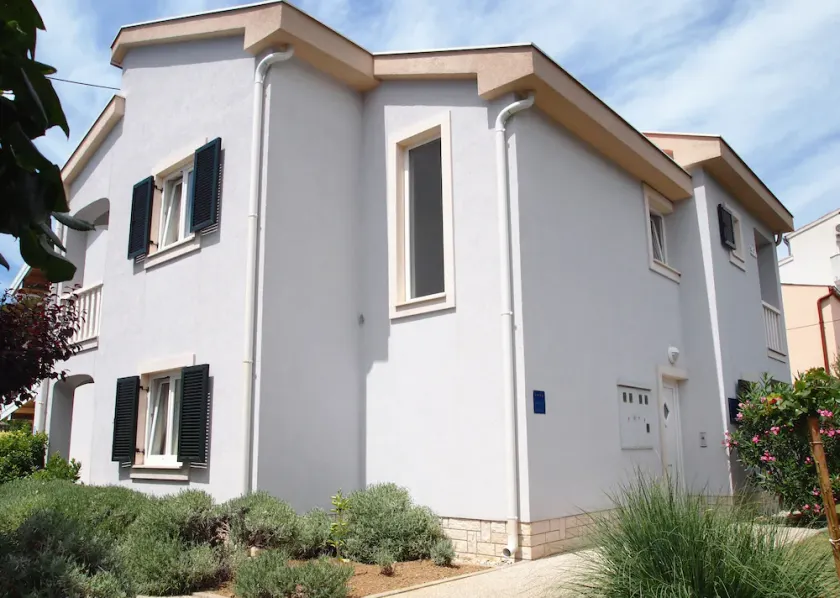 One bedroom apartment with terrace Banjol, Rab (A-3215-d) - Image 1