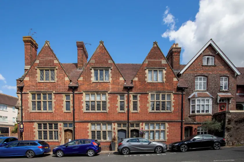 Beautiful Iconic Listed Building with Views Overlooking the Arundel Cathedral - Image 1