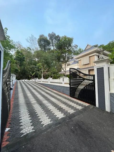 3 bedroom double story House - Image 1
