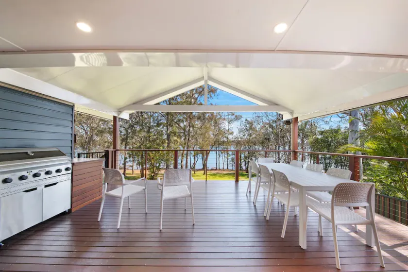 Family Lakefront Home - Image 1