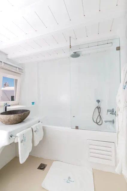 Amazing Mykonos Suite | Superior Suite | Sea View and Interior Spa Bath - Image 1