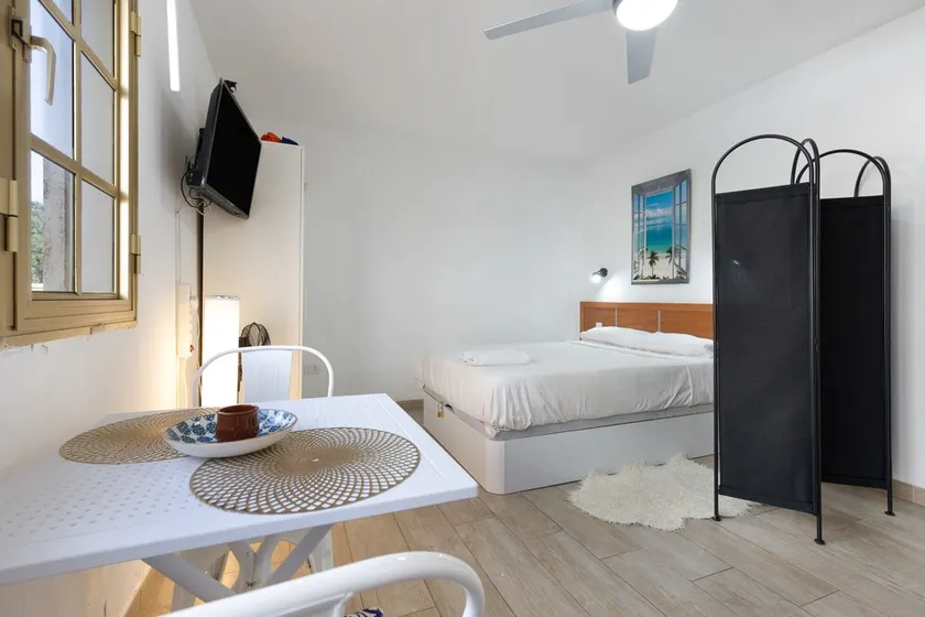 Ferienwohnung 'Central Bright Studio' - Image 1