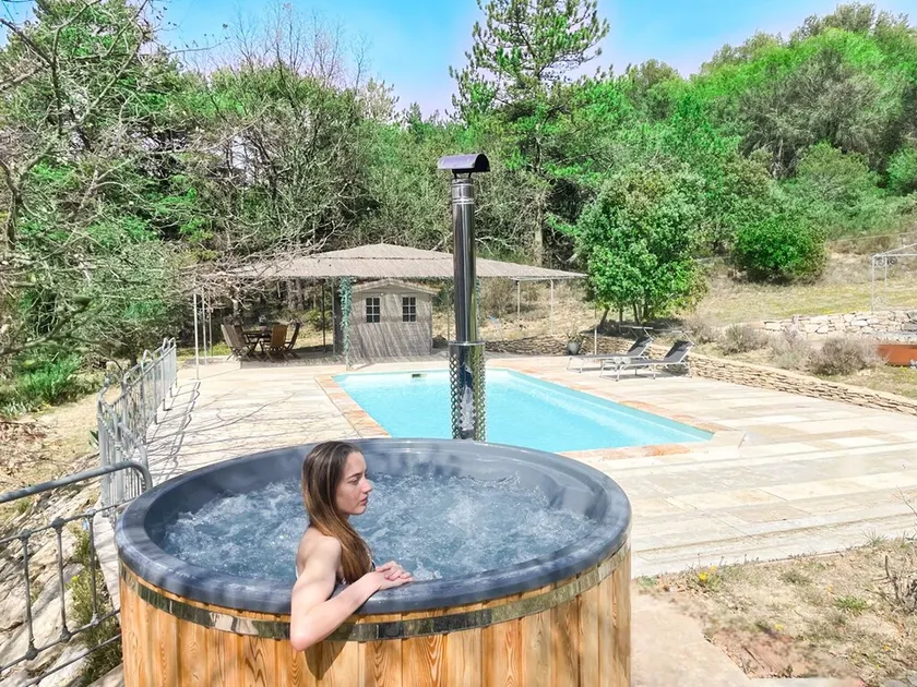 Double-gîte with jacuzzi, swimming pool and balneotherapy. - Image 1