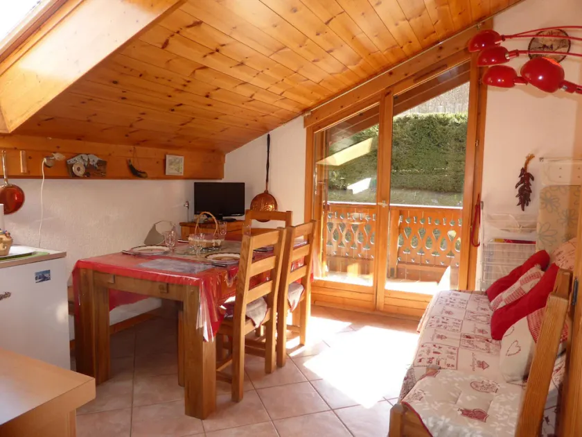 2-room cabin apartment, 5 ppl, parking, Les Houches - Image 1