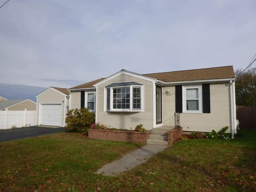 3-bedroom vacation home 6 minutes from Brown University - Image 1