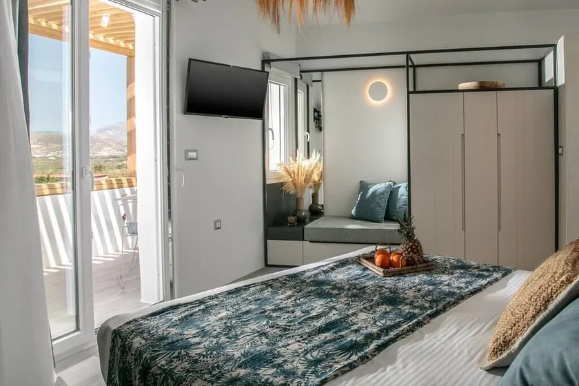 Sunday Luxury Suites - Image 1