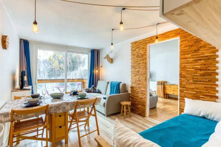 Le Winter - Studio Apartment, Sleeps 8 - Image 1