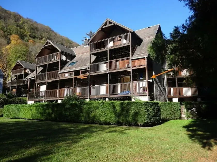 T2 à Bagneres de Luchon à 2 pas des Thermes et du Centre Ville Avec Balcon Idéal - Image 1