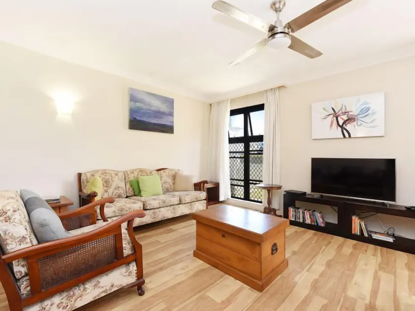 Maroochy surf side unit - Image 1