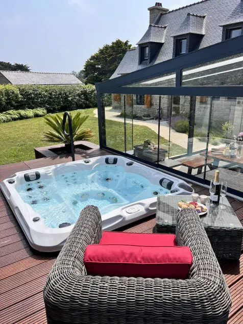 Luxury 5*Star Villa  on the beach SPA +Jacuzzi+Sauna - Image 1