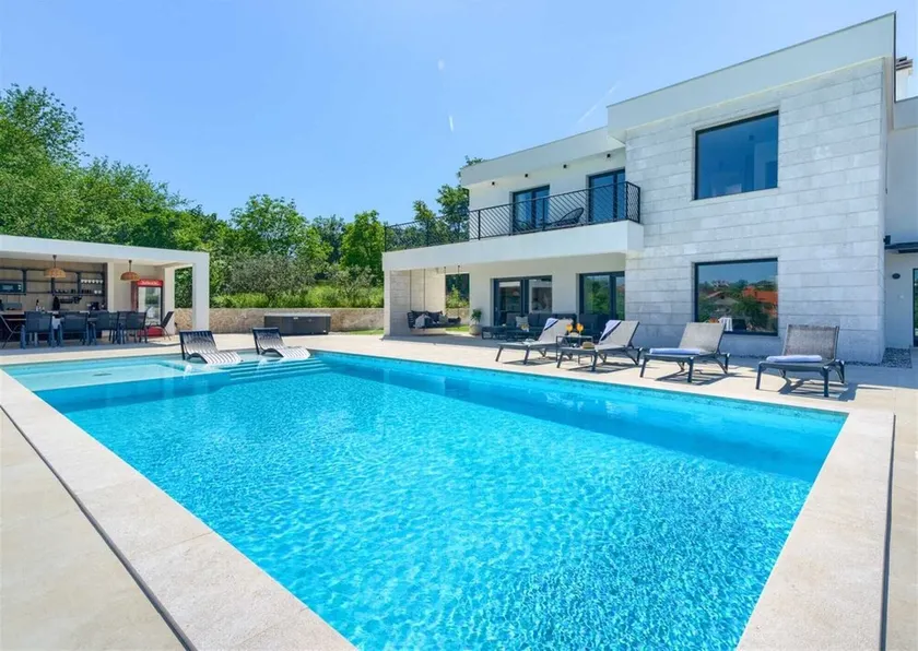 Villa Lagos - Pool, Spa, Whirlpool und Roter & Blauer See - Image 1