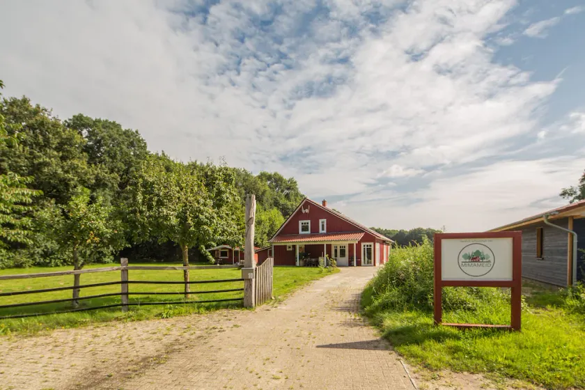 Large vacation home 210 sqm with 6 bedrooms and 5 bathrooms right next to the forest! - Image 1