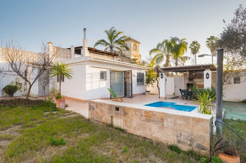 Holiday Home with Private Pool and A/C near Seville - Image 1