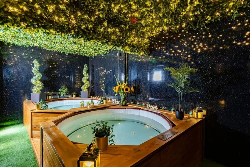 The Tudor Gathering - Events Groups - Up To 30 - Hot Tub - Image 1
