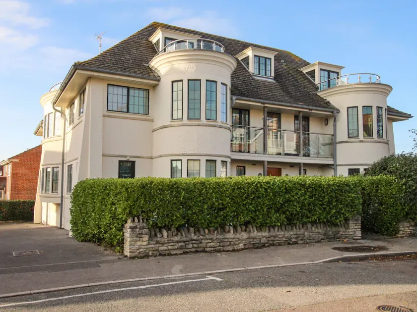 BROADLEYS, family friendly, character holiday cottage in Swanage - Image 1