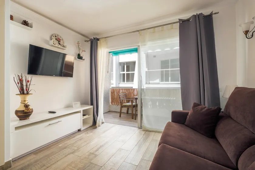 Studio Apartment Estudio Centro Medano close to the Beach with Wi-Fi & Balcony - Image 1