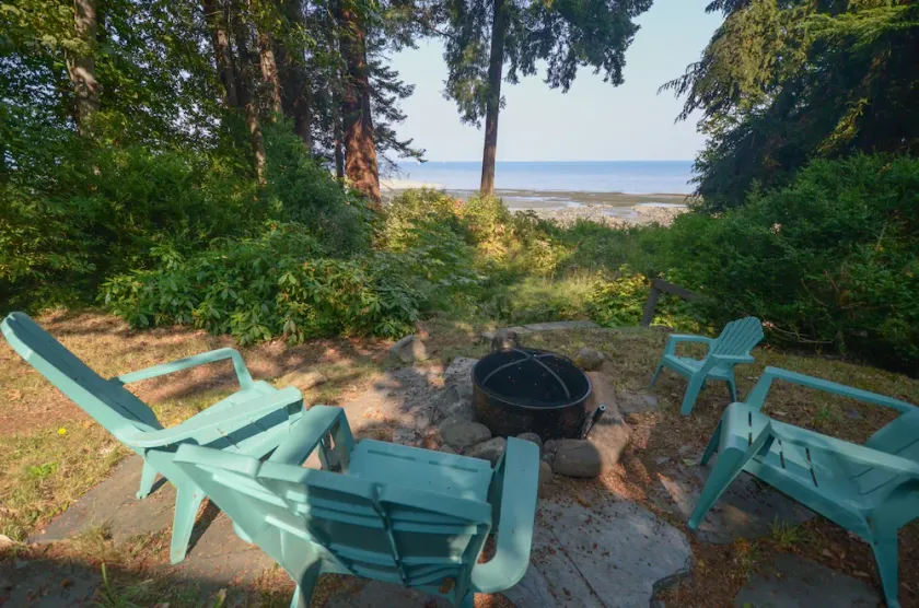 Beachfront Cottage: Brick Fireplace + Ocean Deck - Image 1