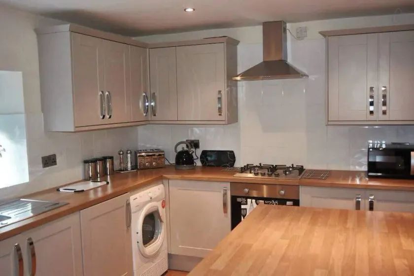 103 Whalley Road Ramsbottom - Image 1