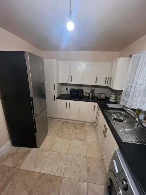 Remarkable 3-Bed House in Westcliff-on-Sea - Image 1
